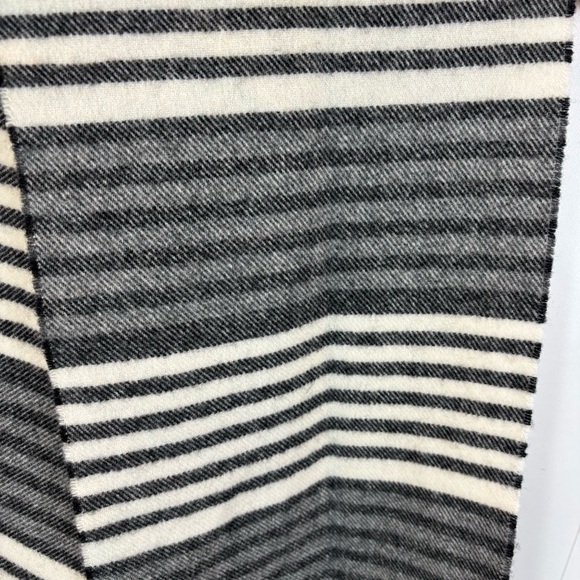 Frangi Pure Lambswool Striped Men's Scarf Grey Black White Made in Scotland - Picture 2 of 4